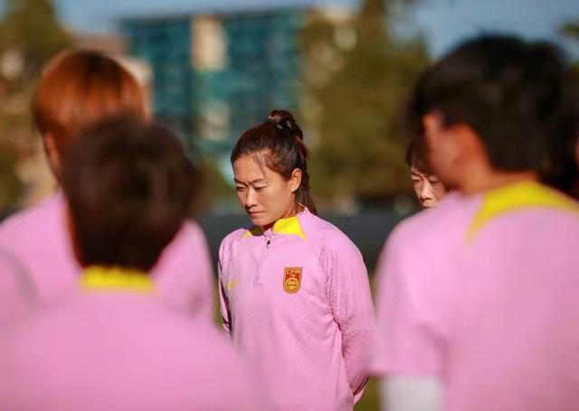 和漂亮邻居少妇做爰3
